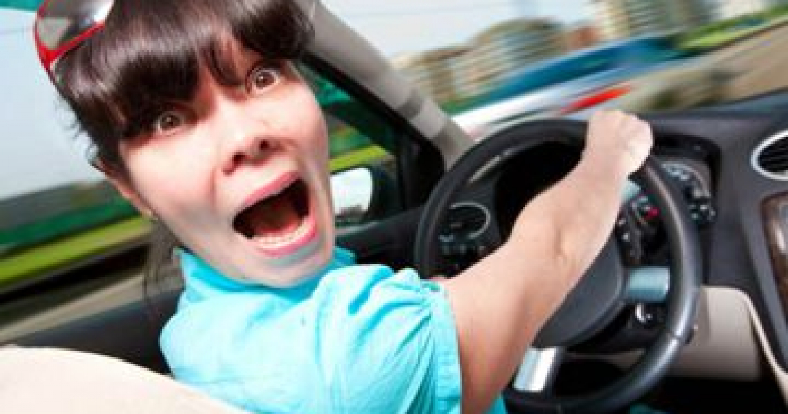 Як жінці позбутися страху перед водінням автомобіля?